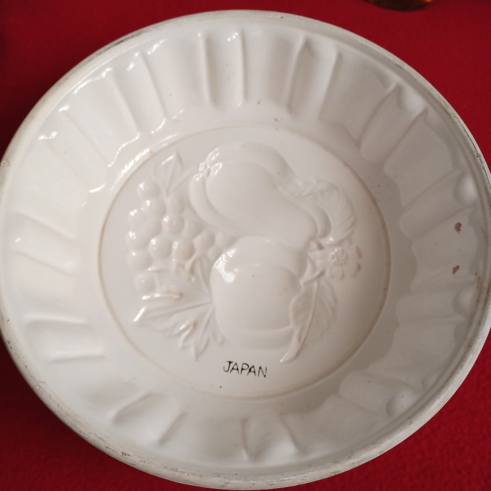 Beautiful serving dish - Picture 2 of 2